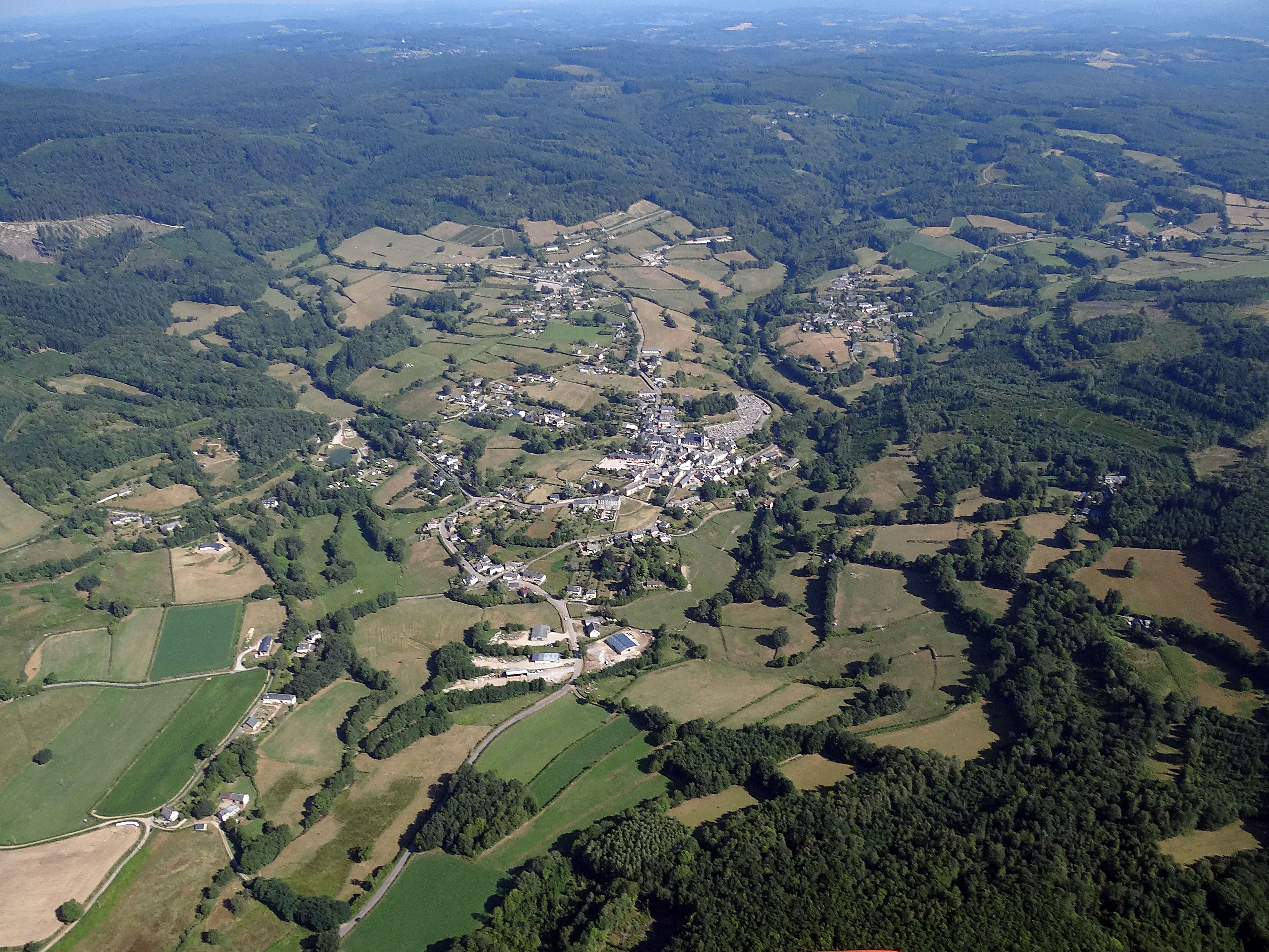 Avec 700 habitants, Anost est une des principales communes du Morvan Oriental. La commune étant éclatée entre plusieurs hameaux, le village reste de taille modeste. 