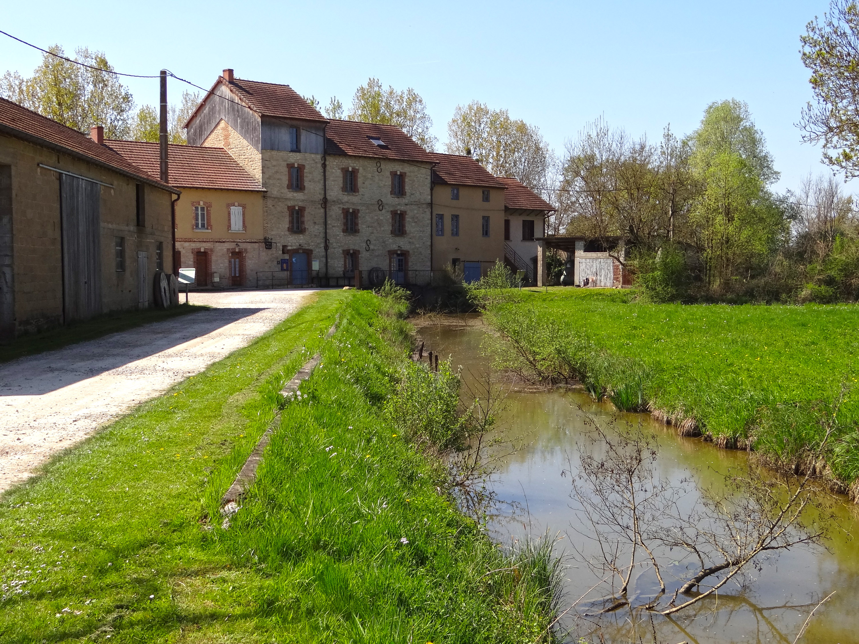 Le moulin Le moulin