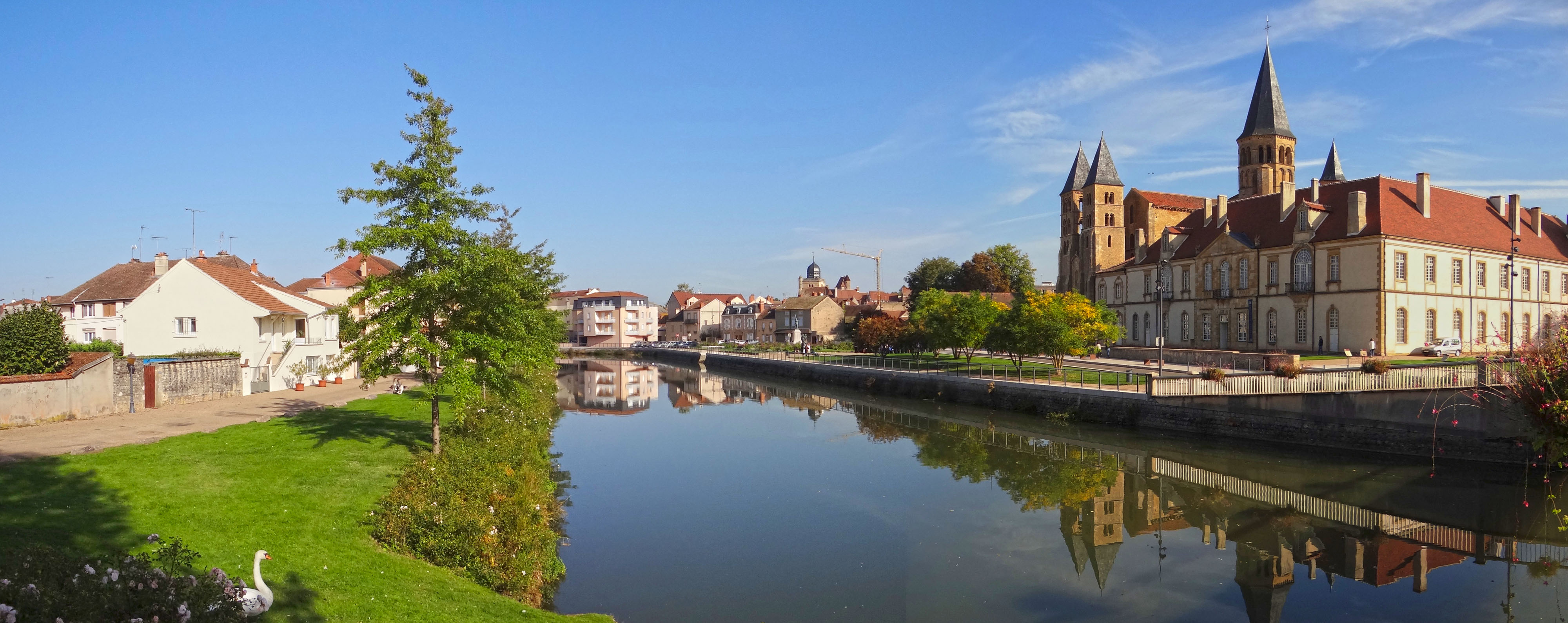 Le bourg et la ville dans la vallée 