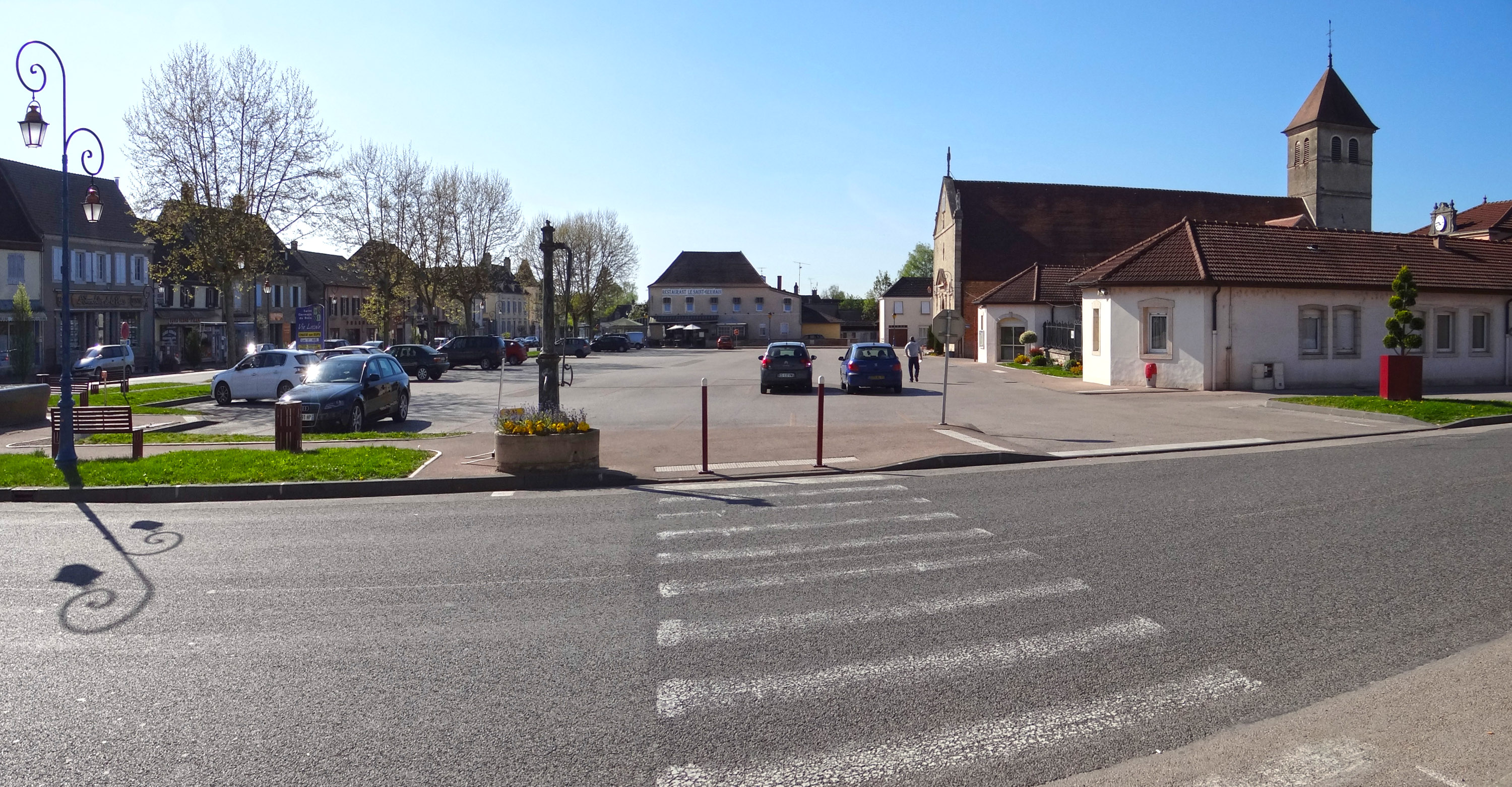 La place du village La place du village