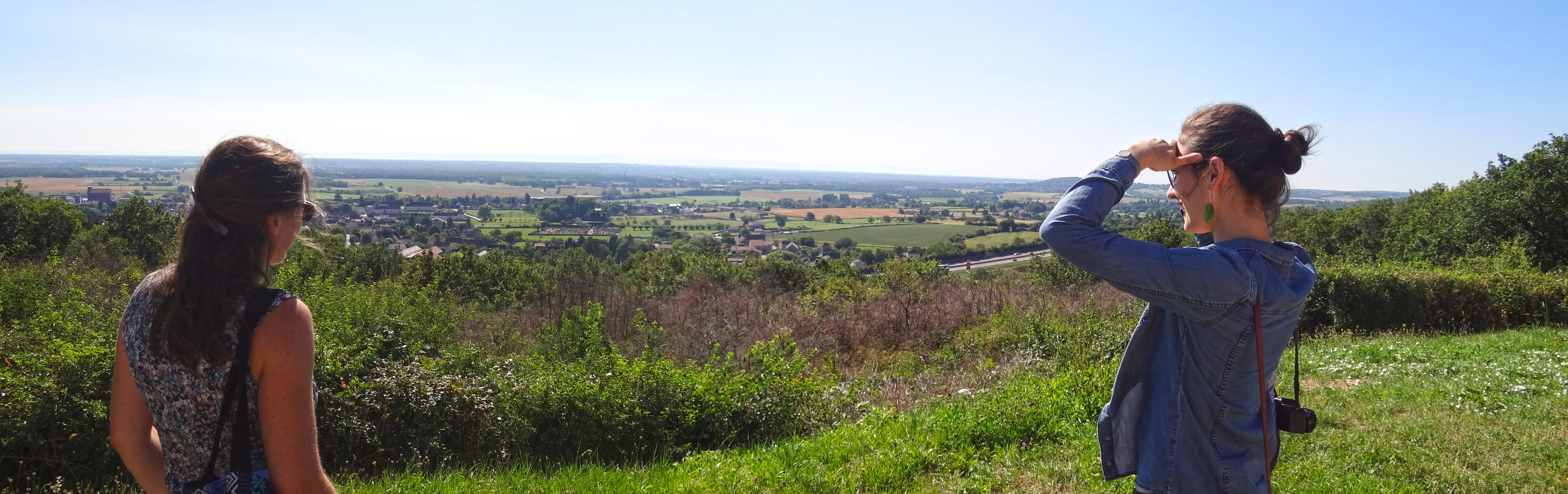 « Depuis St-Martin, ce qui est intéressant c’est que l’on a deux belvédères différents. Côté Sennecey on découvre la périphérie du bourg, tout se voit de là-haut. » Atelier Sennecey