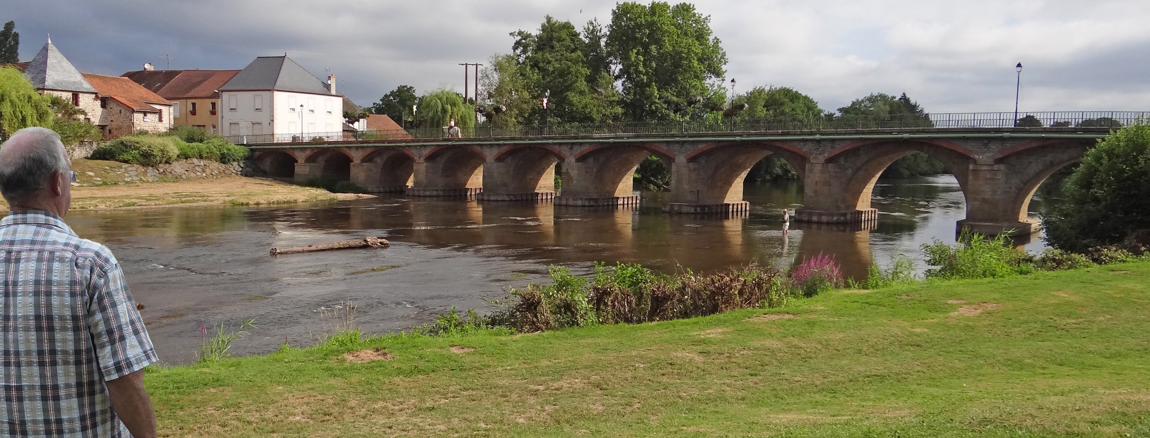 Ouvrir la végétation pour retrouver des vues sur la rivière ou sur le village